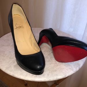 Authentic Christian Louboutin Black Pumps Size 41